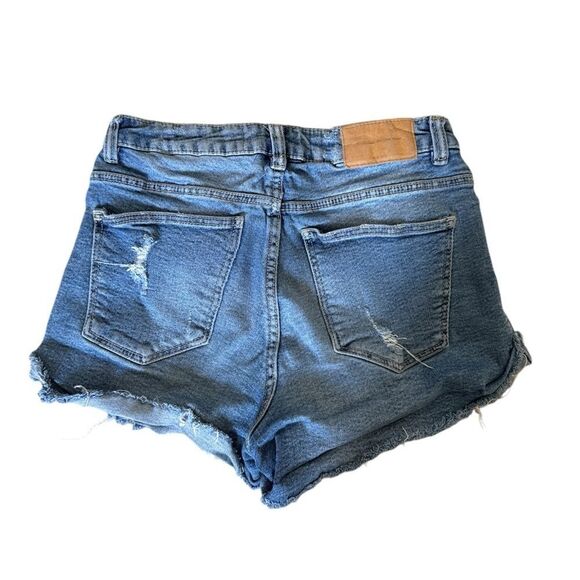 Zara High-Waisted Distressed Denim‎ Shorts Size 2 Blue Frayed Hem Casual - Picture 2 of 5